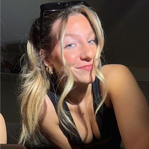 Meet your Posher, Lia